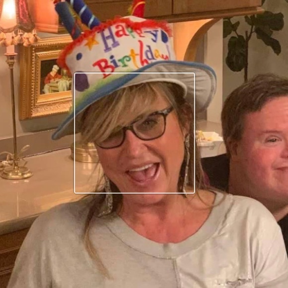 Meet your Posher, Sheila - Picture 3 of 5